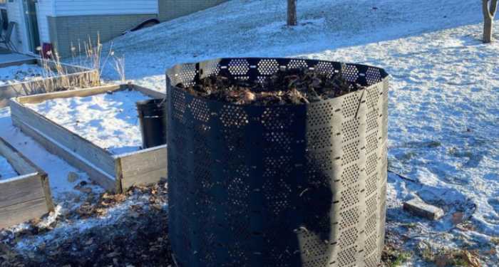geobin composter in winter outdoors